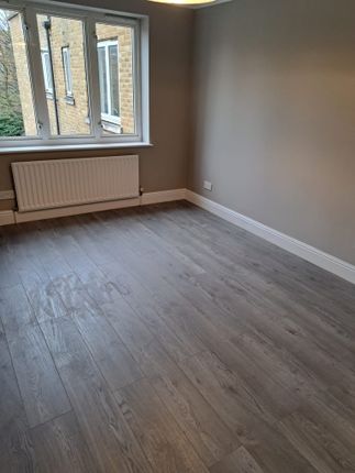 Flat to rent in 110 Manchester Road, London