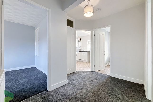 17B, Birch Hall Avenue, Darwen photo 4