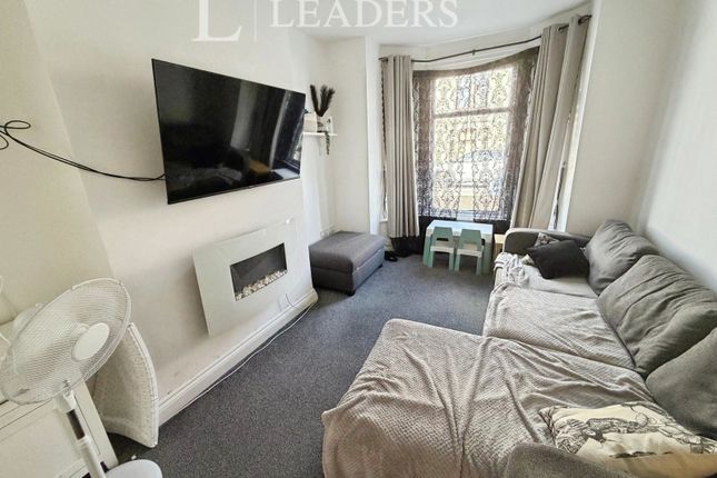 11, Folkestone Road, Hampshire photo 2