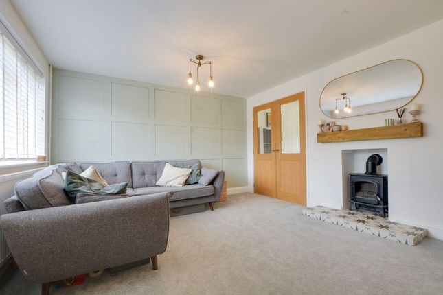 4 Almond Close, Leicester photo 2