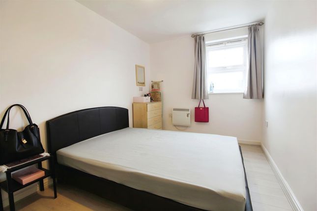 Flat for sale in Holyhead Mews, Cippenham, Slough
