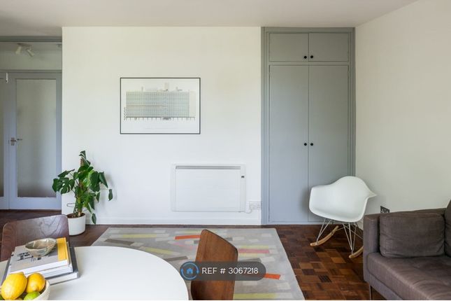 Flat, Romney Court Haverstock Hill, London photo 4
