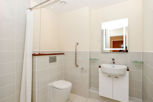 Flat 40, Lysander House Josiah Drive, Uxbridge photo 4