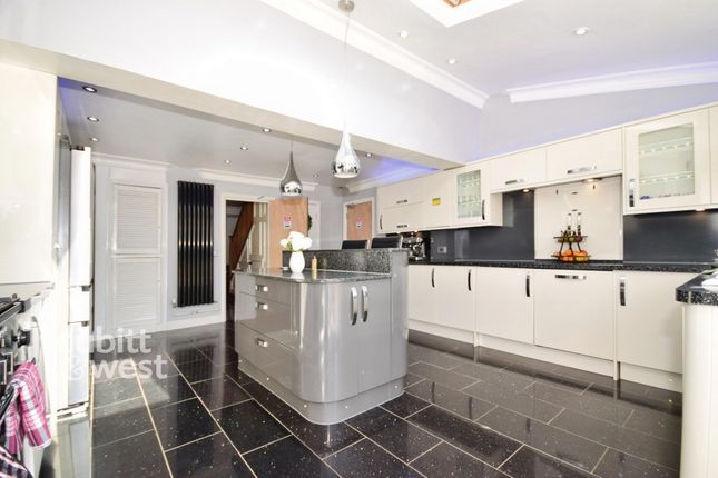 Room 6, 21, Crosspath, Crawley photo 4