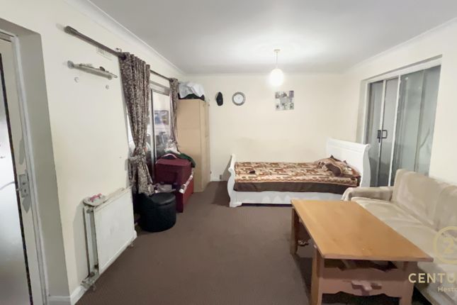 31, Spring Grove Road, HOUNSLOW photo 3