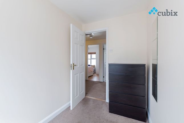 Shared accommodation to rent in Keats Close, London