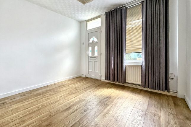 34 James Street, Sheerness photo 2