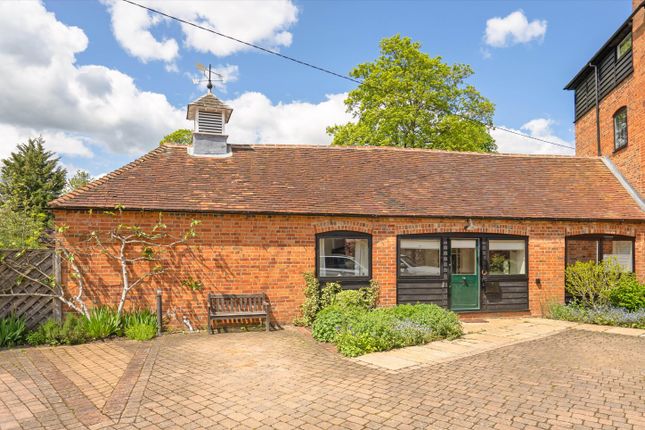 Thumbnail Bungalow for sale in Popes Hill, Kingsclere, Newbury, Berkshire