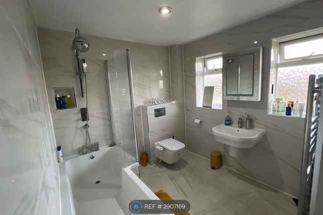 Eynsham Close, Woodley, Reading photo 2