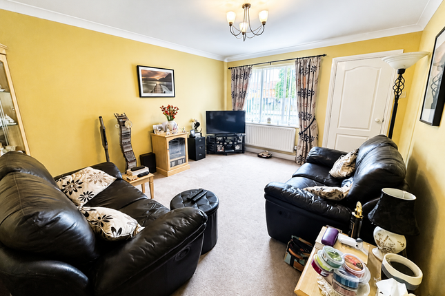 6, Chillingham Grove, PETERLEE photo 2
