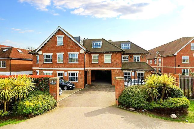 Thumbnail Flat to rent in William Court, Manor Road, Chigwell