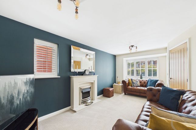 18 Bedeswell Close, Hebburn photo 2