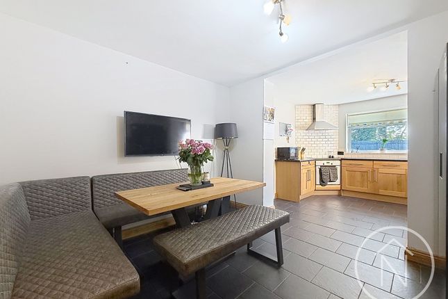 15 North Wood, Middlesbrough photo 4