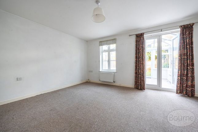 16, Barentin Way, Petersfield photo 3