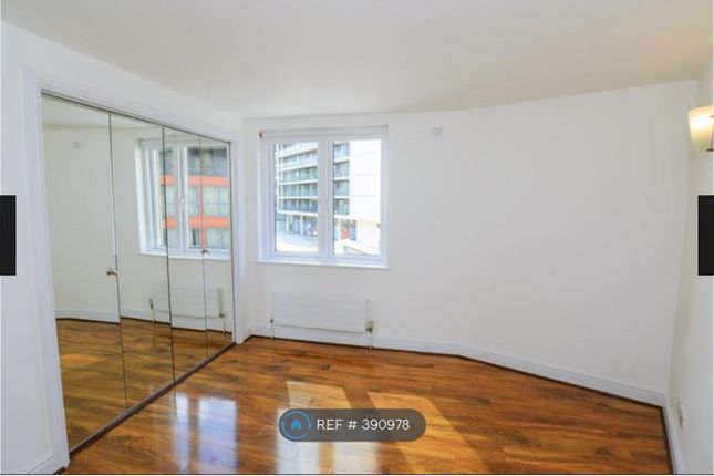 Flat to rent in Jefferson Building, London
