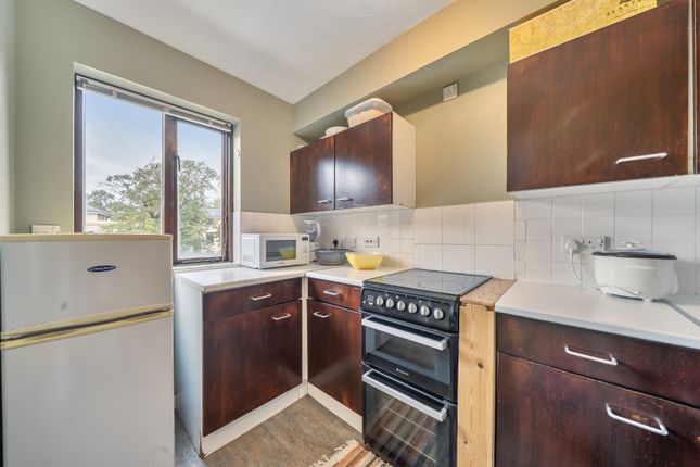 Flat 10, Leigh Court, London photo 4