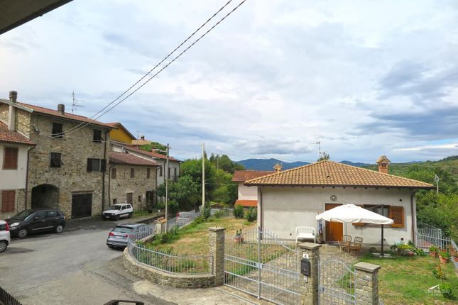 Detached house for sale in Massa-Carrara, Bagnone, Italy