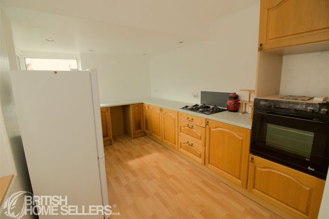 25, Warren Avenue South, Lancashire photo 3