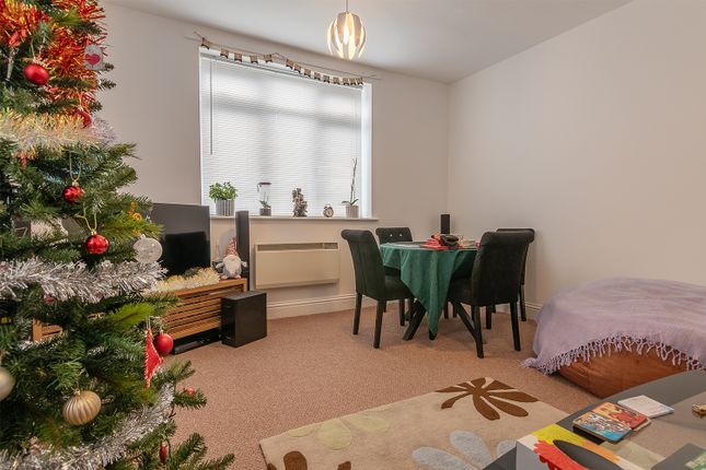 Flat 2, 364, Birmingham New Road, Bilston photo 3