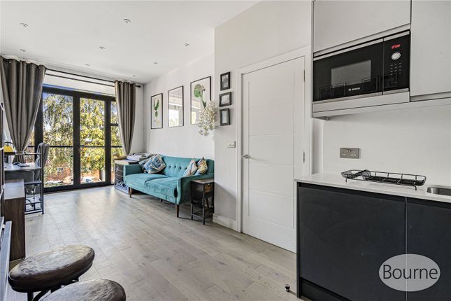 Albert Drive, Woking photo 4