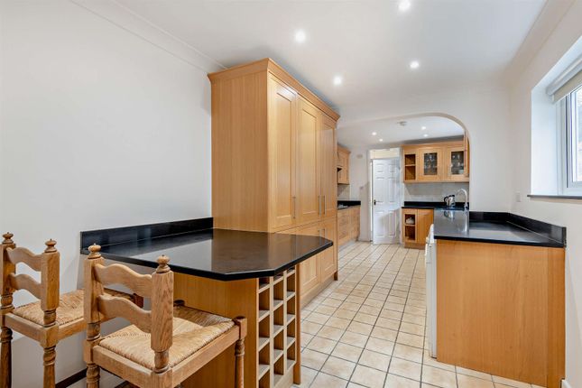 12, Greenwich Close, Maidstone photo 4