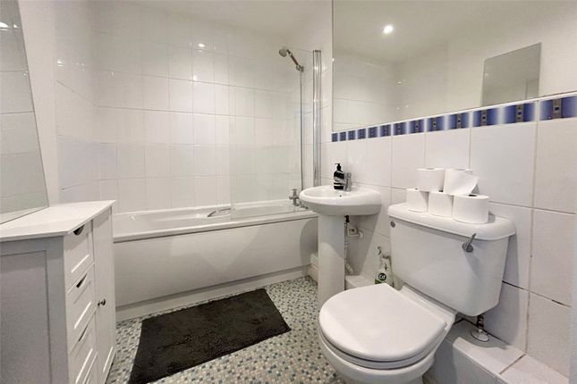 272, Woodland Walk, Hampshire photo 5