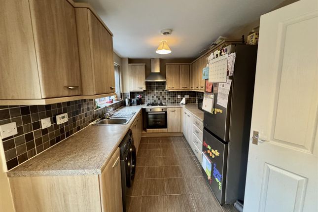 46, Dol Y Dderwen, Ammanford photo 3