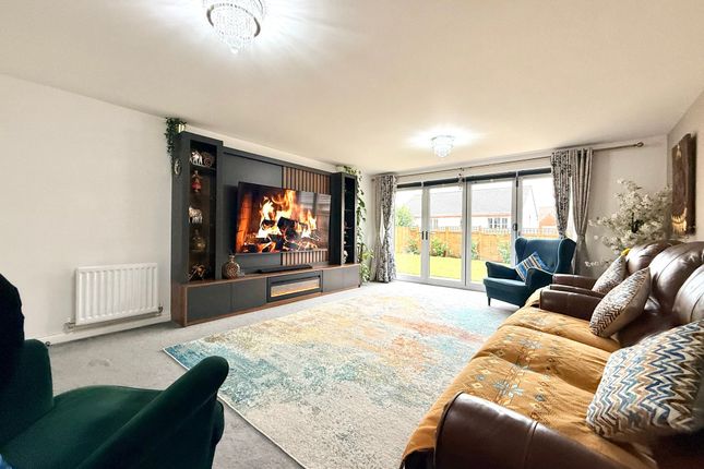 4 Ebbsworth Lane, Swindon photo 3
