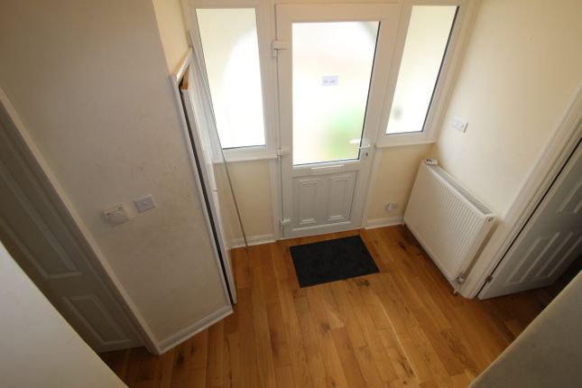 Brockenhurst Avenue, Worcester Park photo 2