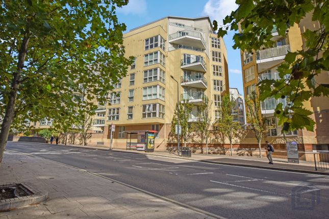 2-bed flat on 424 Heligan House
Square, 424 Heligan House
Square, London, £475,000