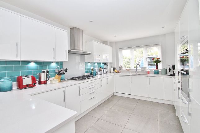 10, Gregory Close, Woking photo 3