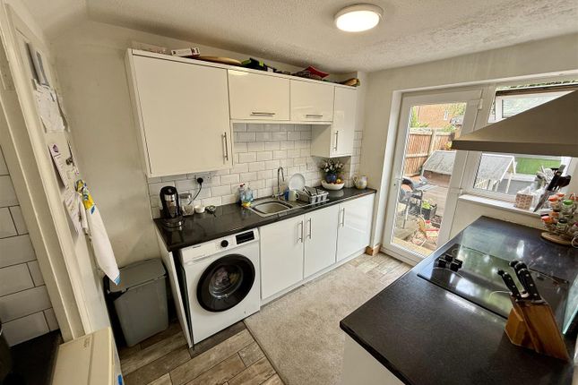 37, Eastleigh Drive, Mansfield Woodhouse photo 3