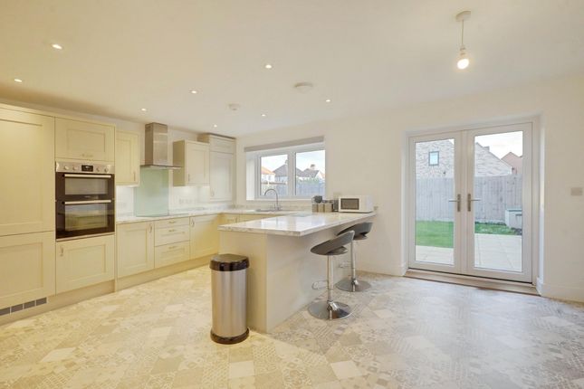 1, Turbot Drive, Great Wakering photo 3