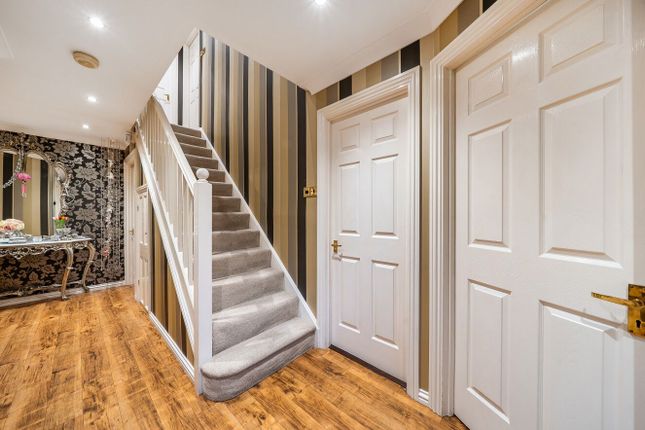 1 Brunel Close, Romford photo 4