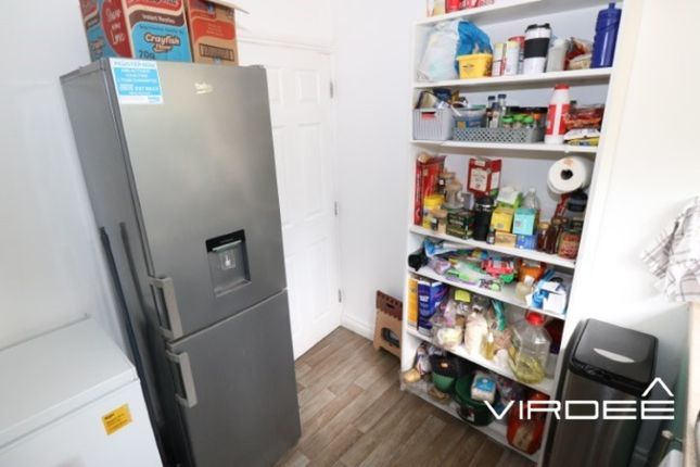 Flat for sale in Richmond Close, Handsworth Wood, West Midlands