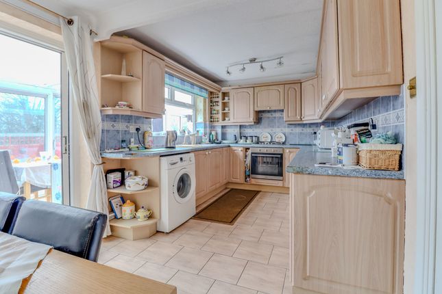 20 Holgate Close, Leicester photo 2