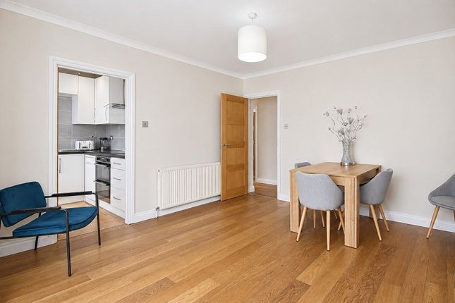 28, Chalford Walk, Woodford Green photo 2