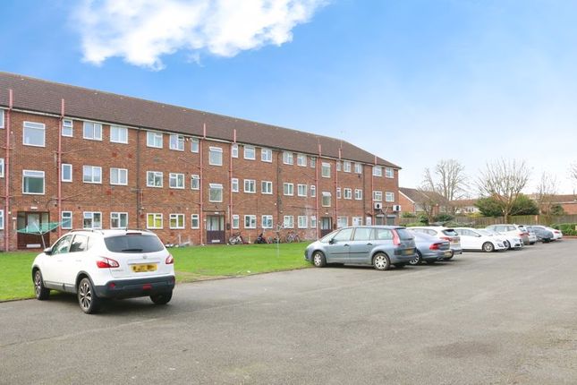 Flat for sale in Old Bath Road, Colnbrook, Slough