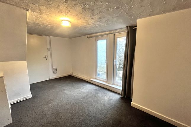 Flat to rent in Clarence Place, Morice Town, Plymouth