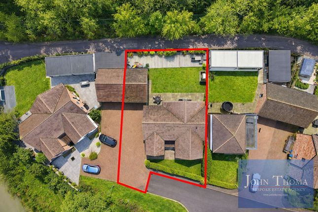 46, Park View, Chigwell photo 2