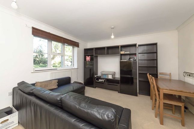 25, Gearing Close, London photo 2
