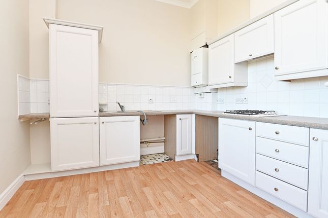 First Floor Flat, 1 Hollins Hall, Lund Lane, Harrogate photo 4