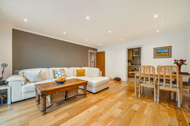 Apartment 15, Somerville Point, 305, Rotherhithe Street, London photo 2