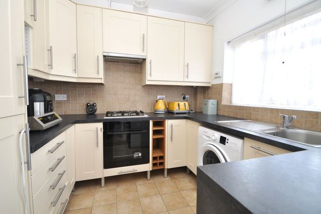 1, St. Philips Avenue, Worcester Park photo 4