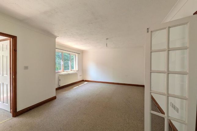 3 Highburrow Court Pool, Redruth photo 2