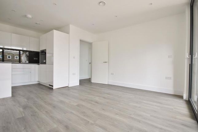 2, Kempton House, 122 High Street photo 3