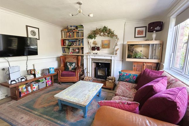28, Ellesdon, Bridport photo 2
