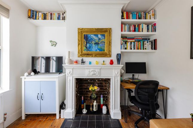 Flat for sale in Fleeming Road, London