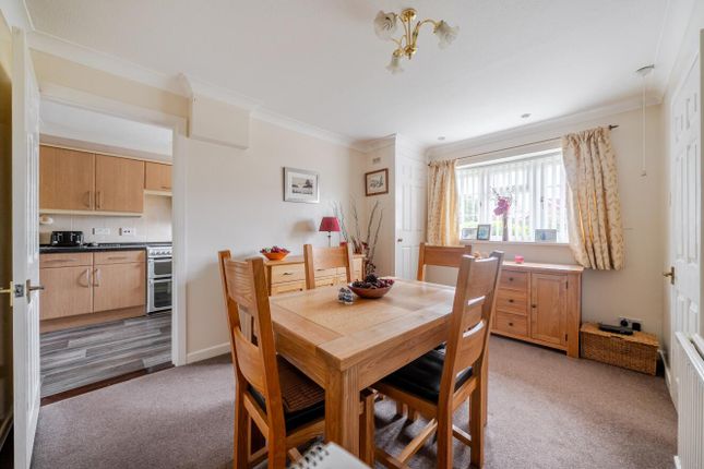 38, Broomhill Way, Boyatt Wood photo 3