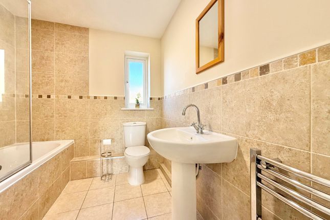 11, Beaumont Avenue, West Yorkshire photo 4